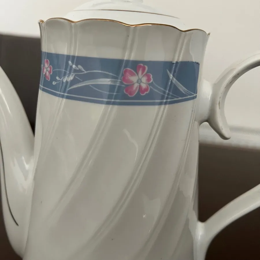 قوری بلند شیرخوری