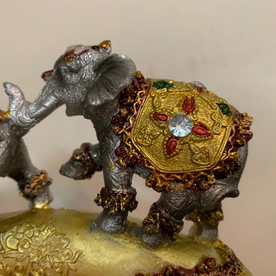 مجسمه عاج و فیل هندی