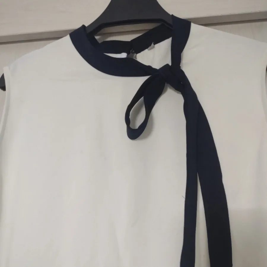 تاپ یقه کرواتی