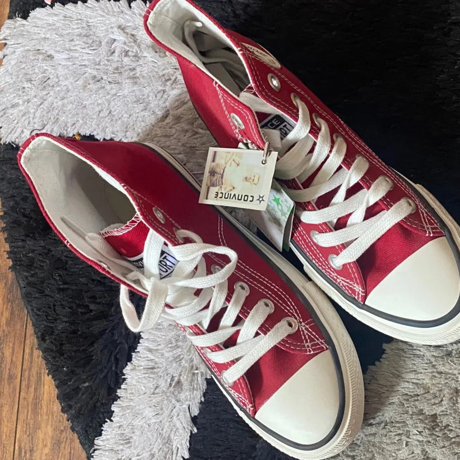 کانورس قرمز نو