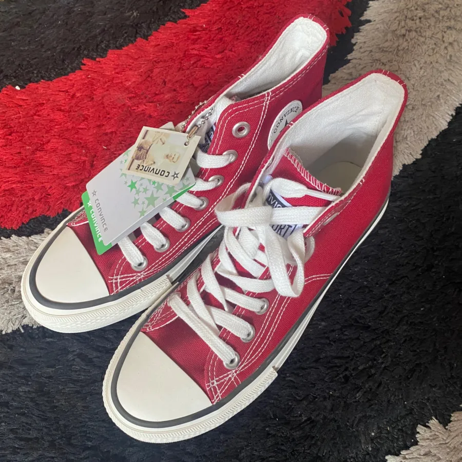 کانورس قرمز نو