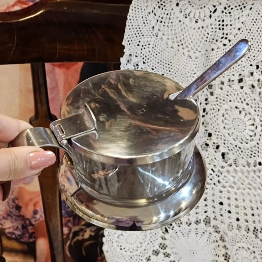 مربا خوری یا عسل خوری قدی