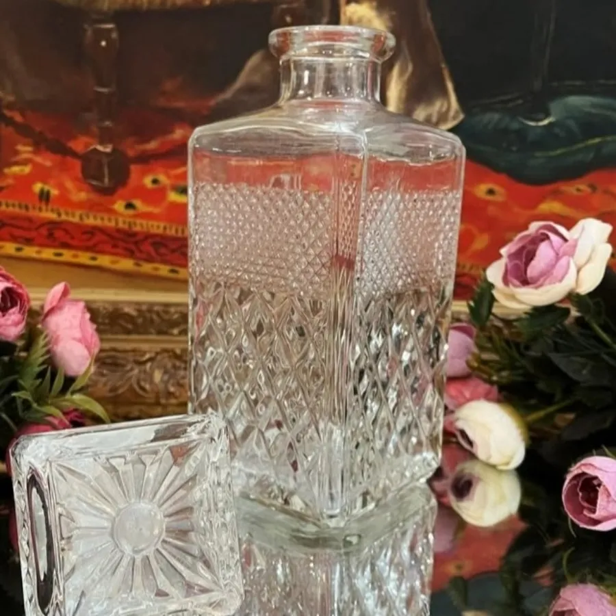 تنگ آب یا نوشیدنی کریستال