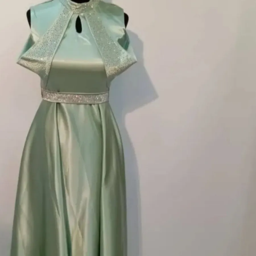 ریحانه عزیزی