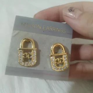 گوشواره مدل قفل