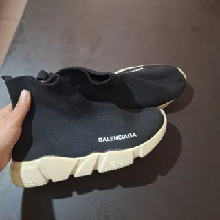 کفش بالنسیا