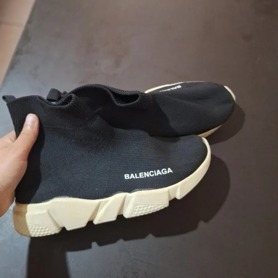 کفش بالنسیا