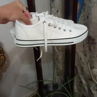 کتونی آلیس دار