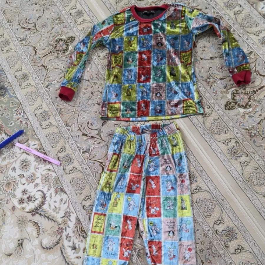 بلوز و شلوار بچگانه
