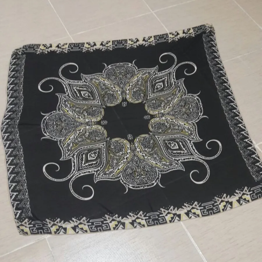 روسری مشکی کرپ جریر