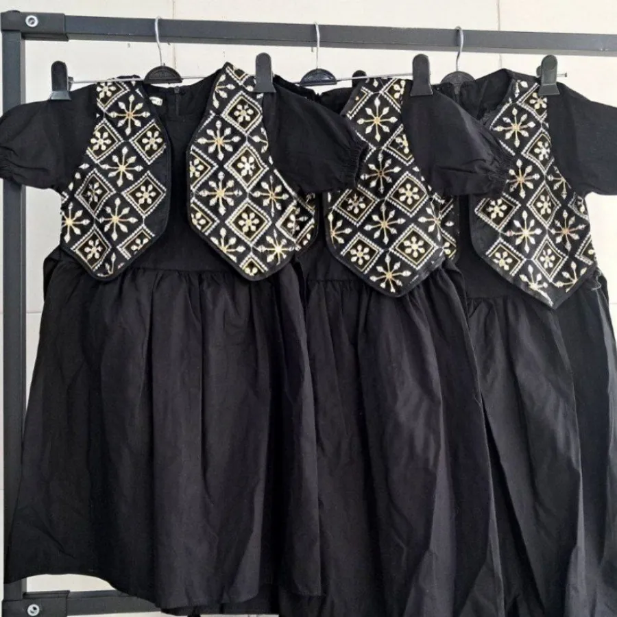 دخترونه