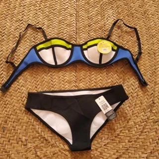 ست استخری(بیکینی شنا)