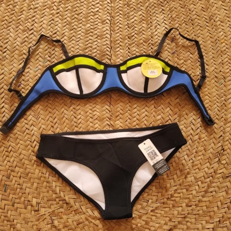 ست استخری(بیکینی شنا)