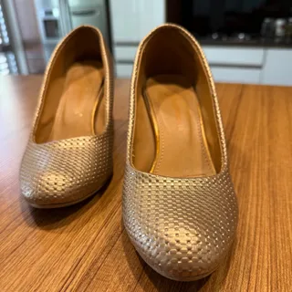 کفش طلایی مامامیا