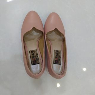 کفش پاشنه دار