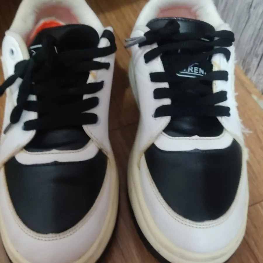 کتونی اسپرت سفید و مشکی