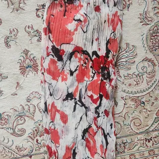 شال پلیسه قرمز مشکی