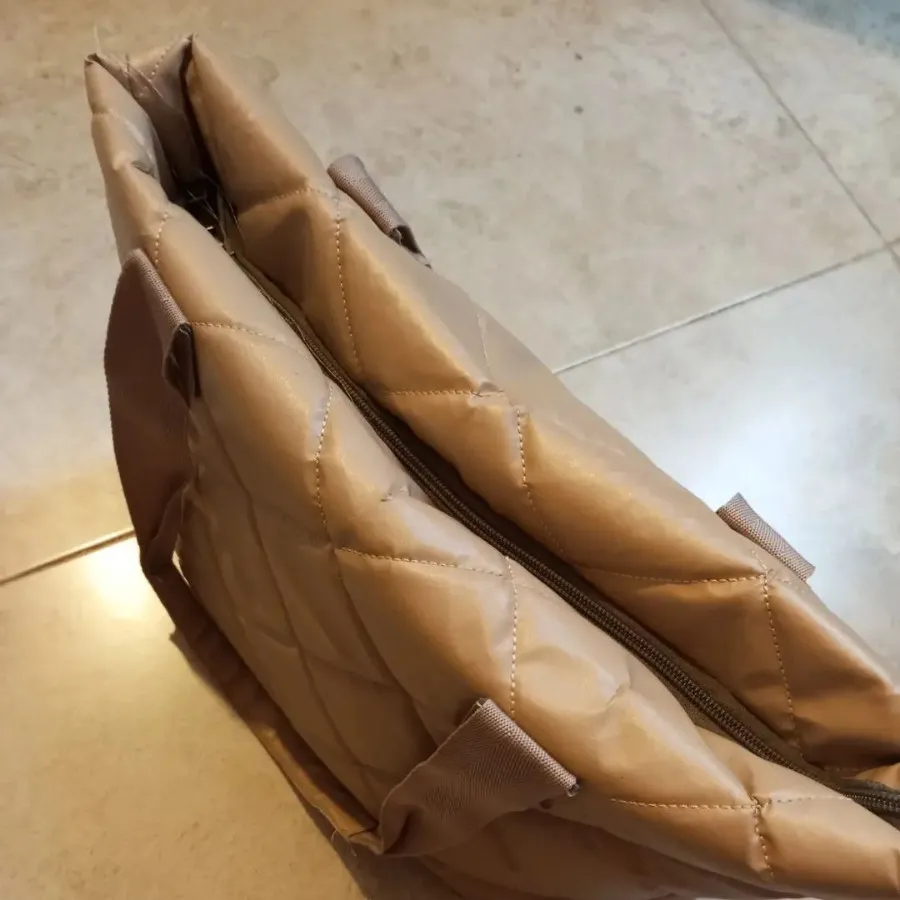 کیف کرم رنگ