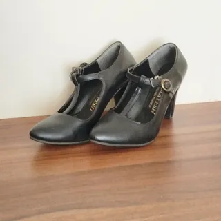 کفش پاشنه بلند