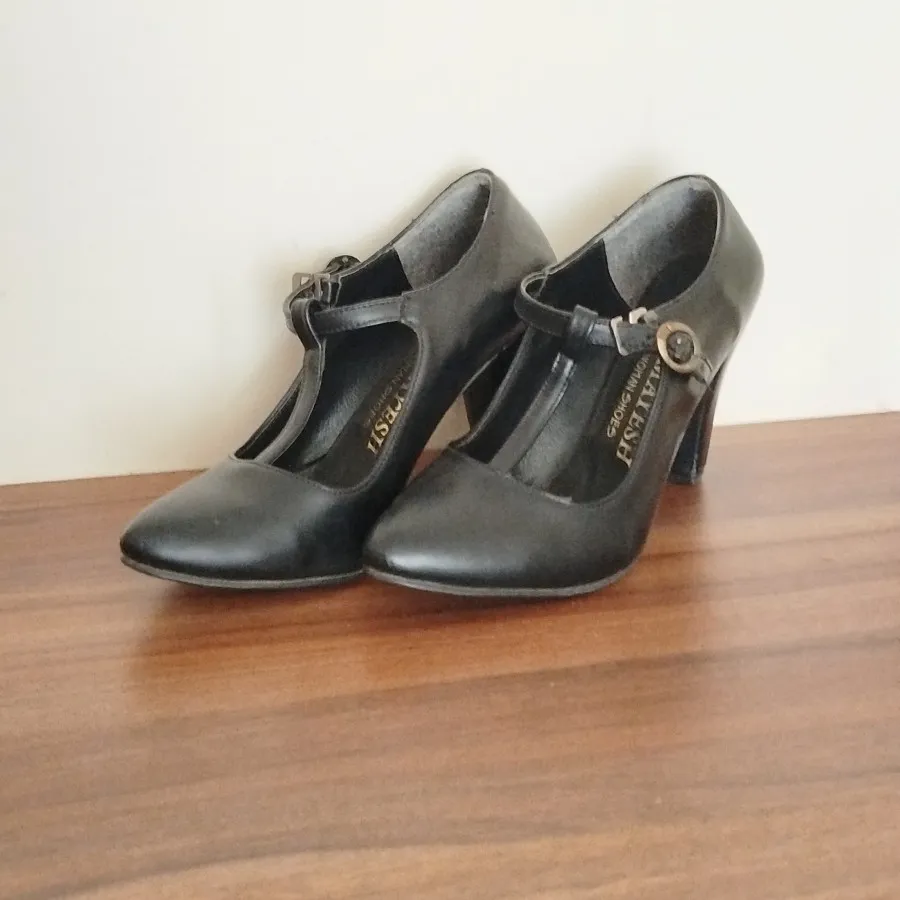 کفش پاشنه بلند