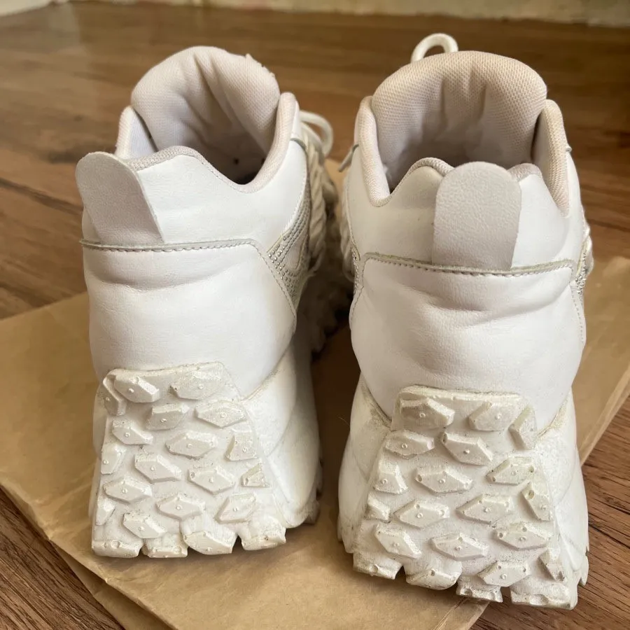 کفش‌سفید مجلسی و اسپرت