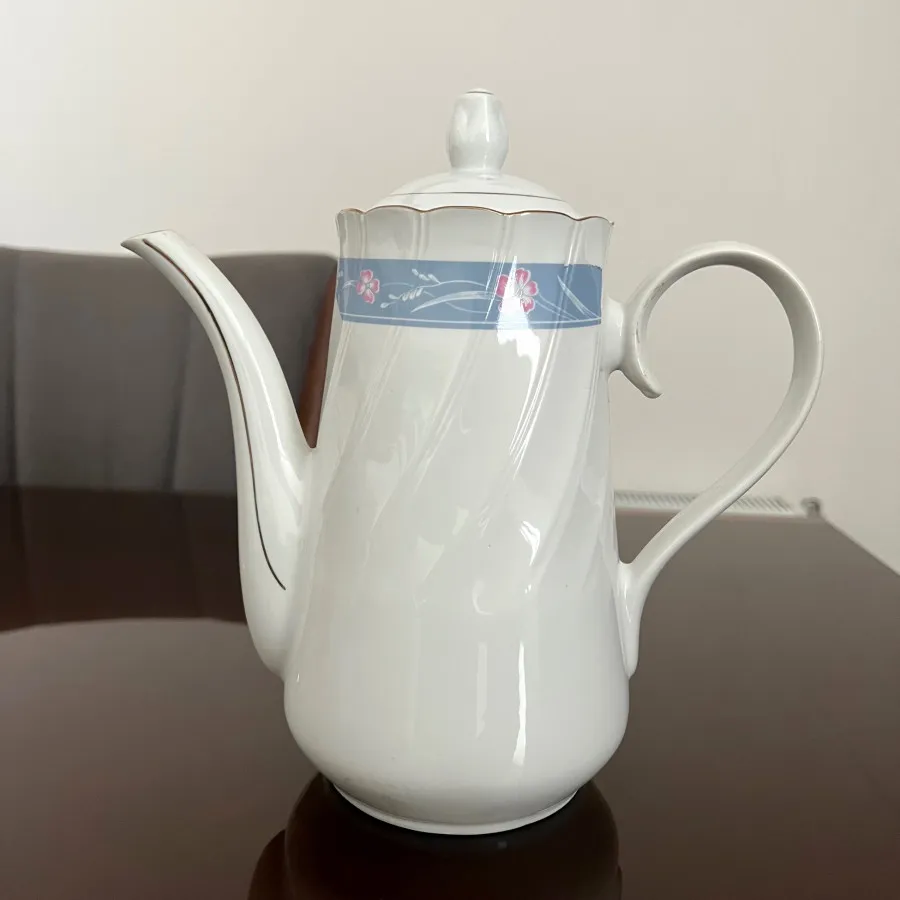 قوری بلند شیرخوری