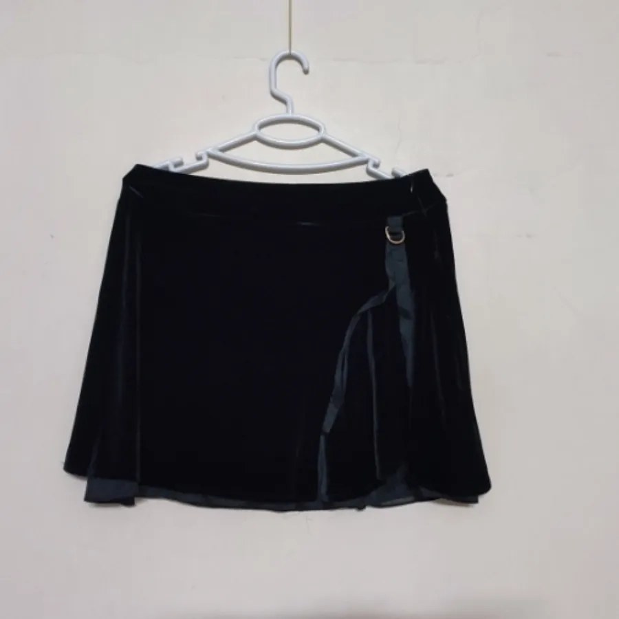 دامن کوتاه مخمل