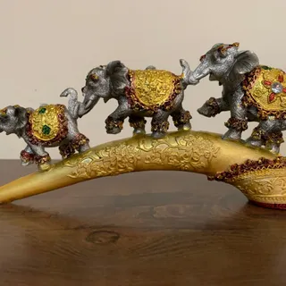 مجسمه عاج و فیل هندی