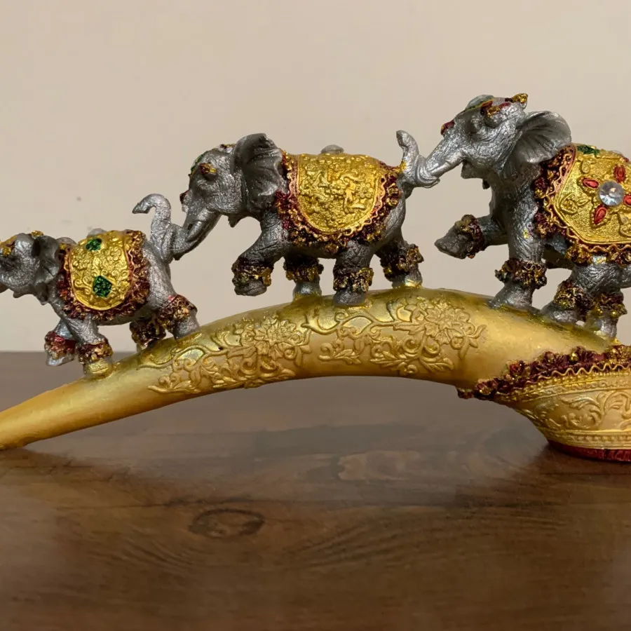 مجسمه عاج و فیل هندی