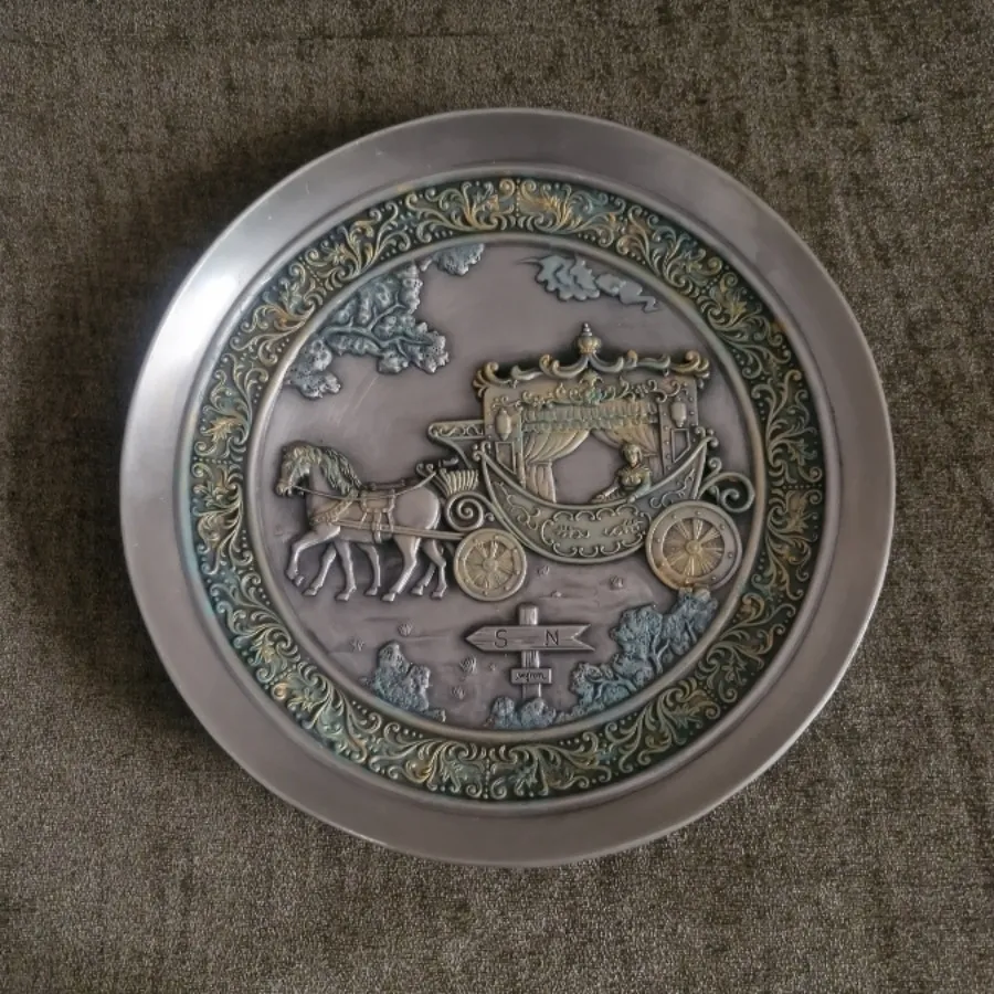 بشقاب دکوری. سیلور پلیت