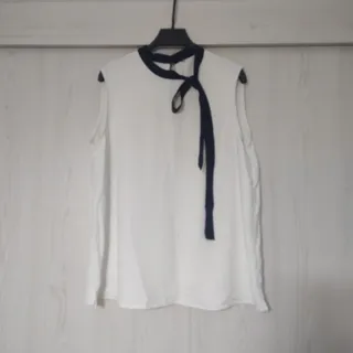 تاپ یقه کرواتی