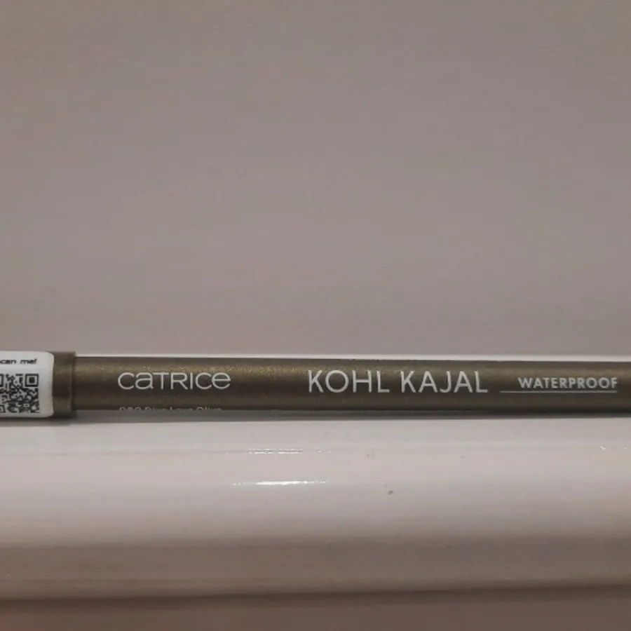 مداد چشم catrice سبز ضدآب