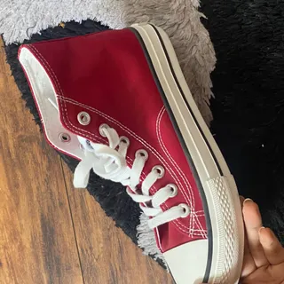 کانورس قرمز نو