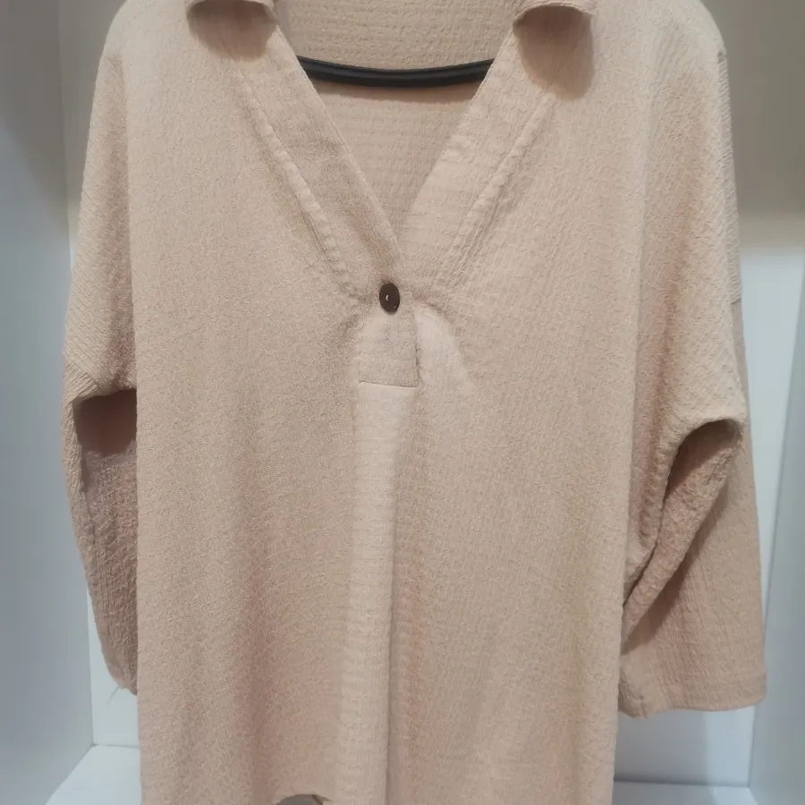 شومیز کرم یقه 7 مانتویی