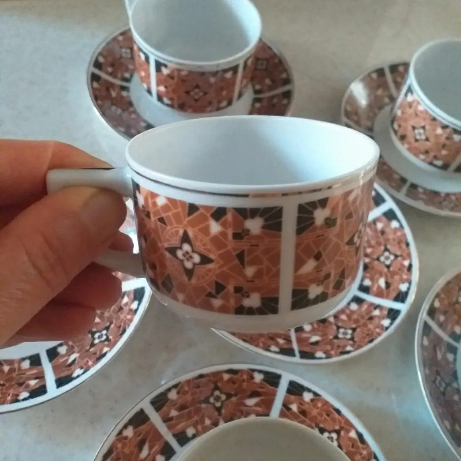 فنجان و نعلبکی کاغذی