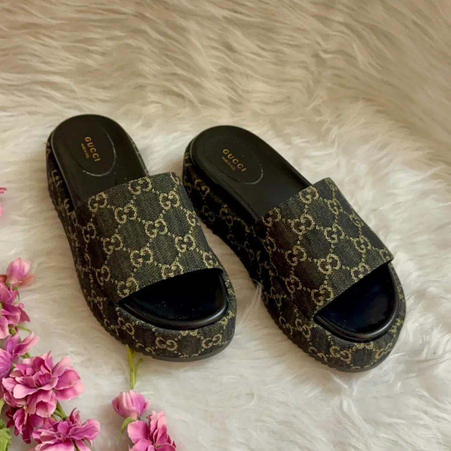 صندل GUCCI اصل سایز 39