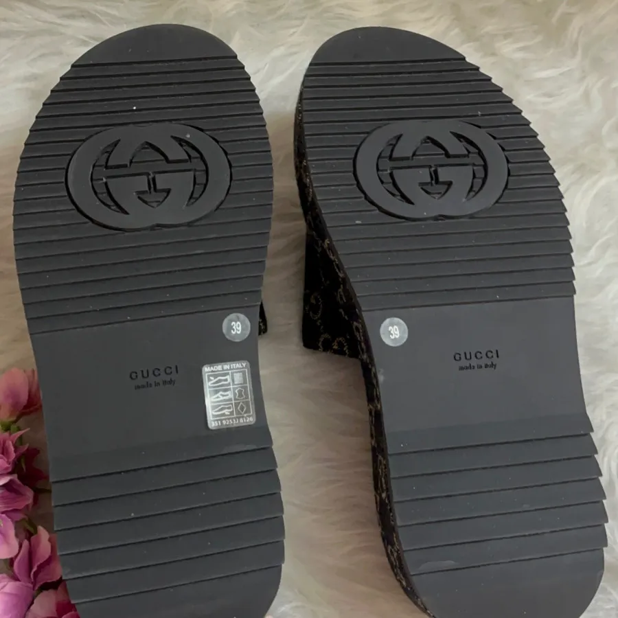 صندل GUCCI اصل سایز 39