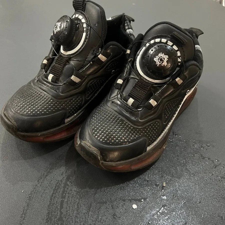 کتونی چراغدار