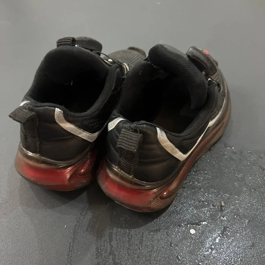 کتونی چراغدار