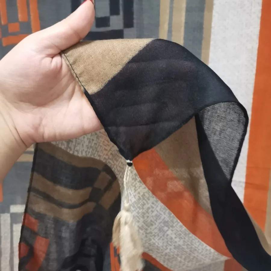 شال قهوه ای نارنجی نخی