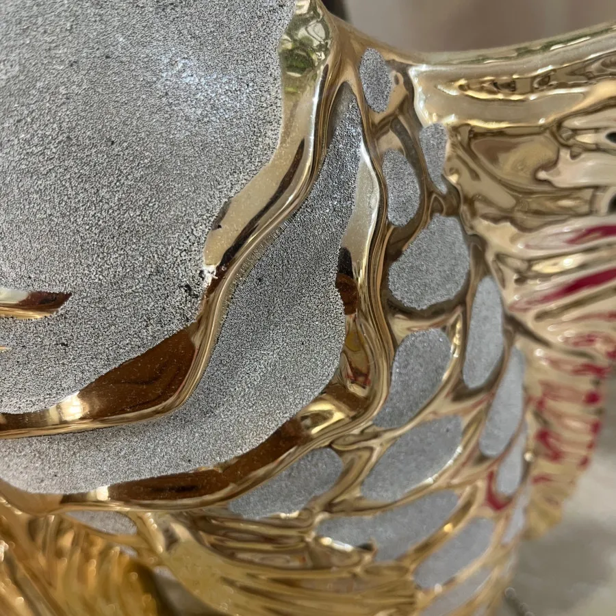 مجسمه ماهی بزرگ