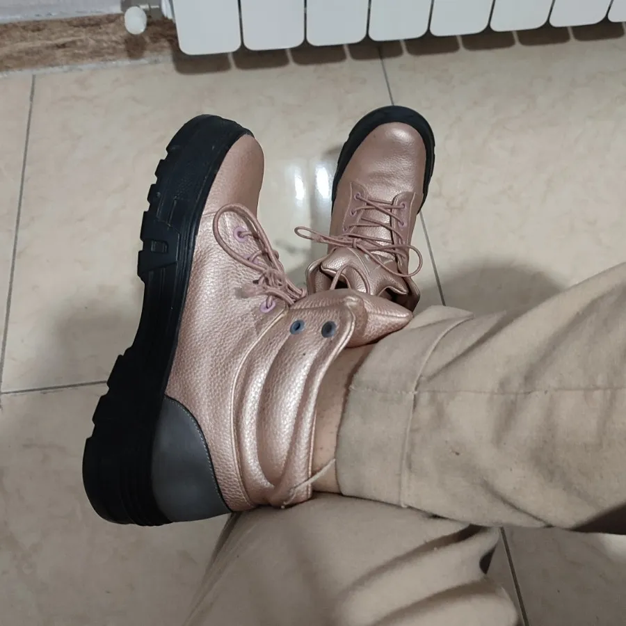 کتونی چرم رزگلد