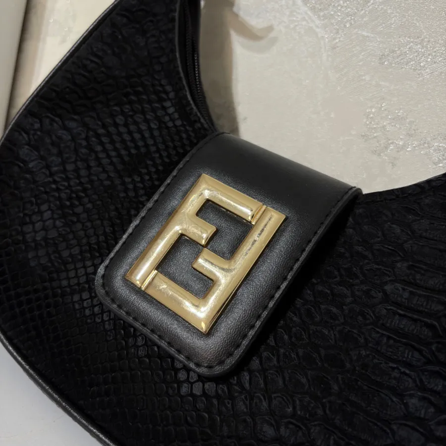 کیف طرح فندی