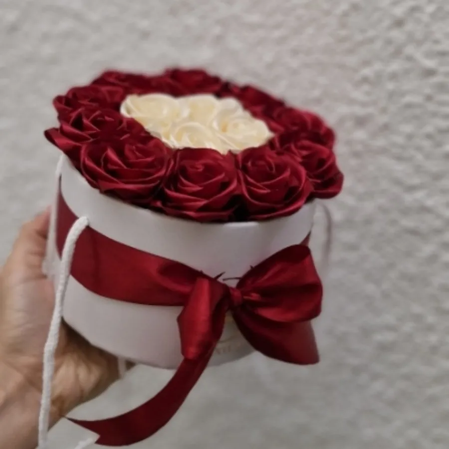 باکس هدیه گل رز