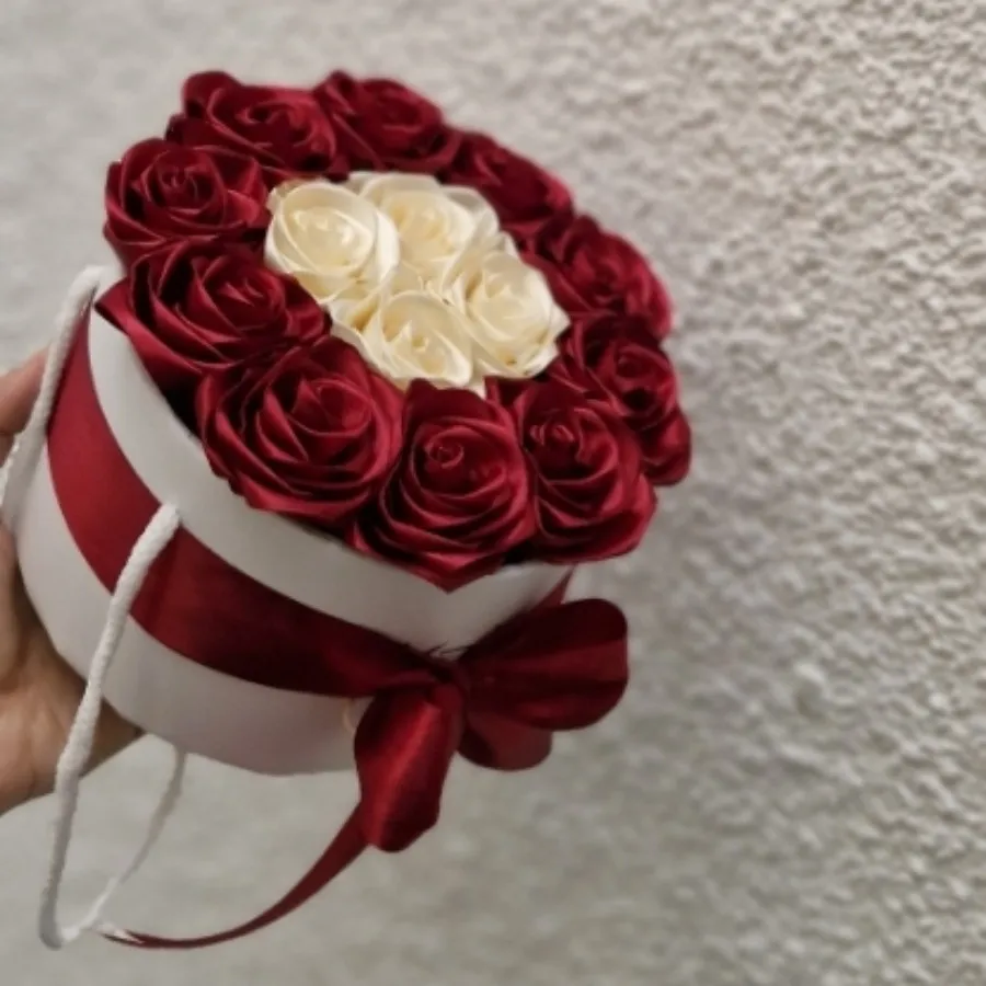 باکس هدیه گل رز