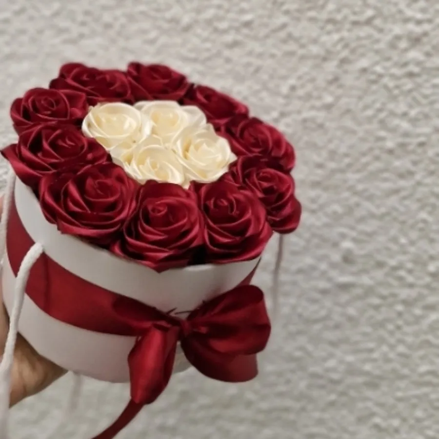 باکس هدیه گل رز