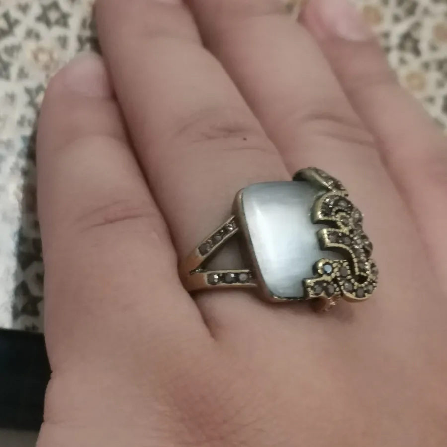 انگشتر برنجی نگیندار