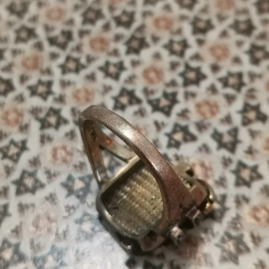 انگشتر برنجی نگیندار