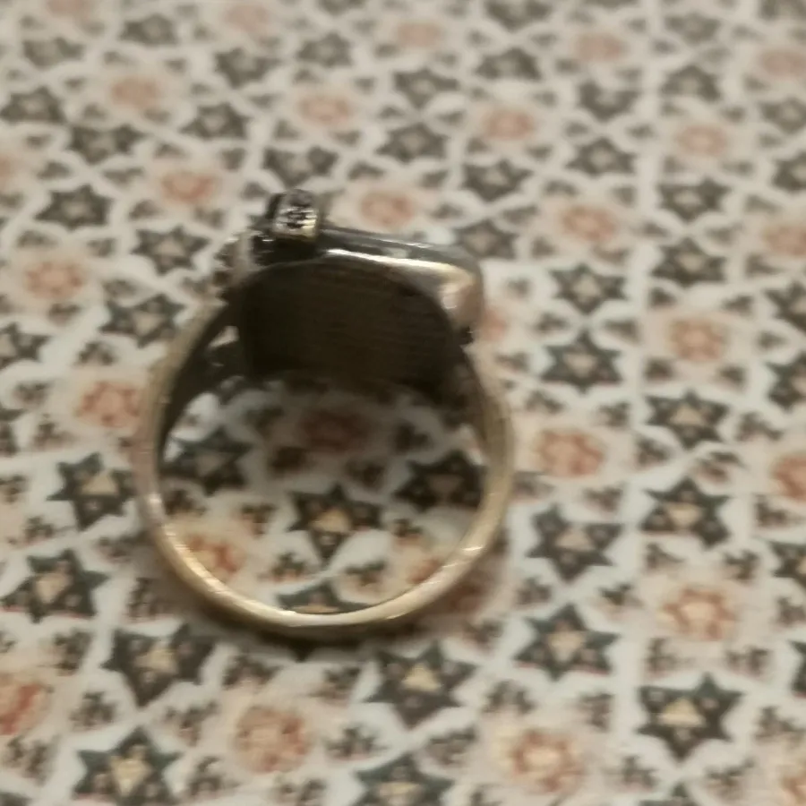 انگشتر برنجی نگیندار