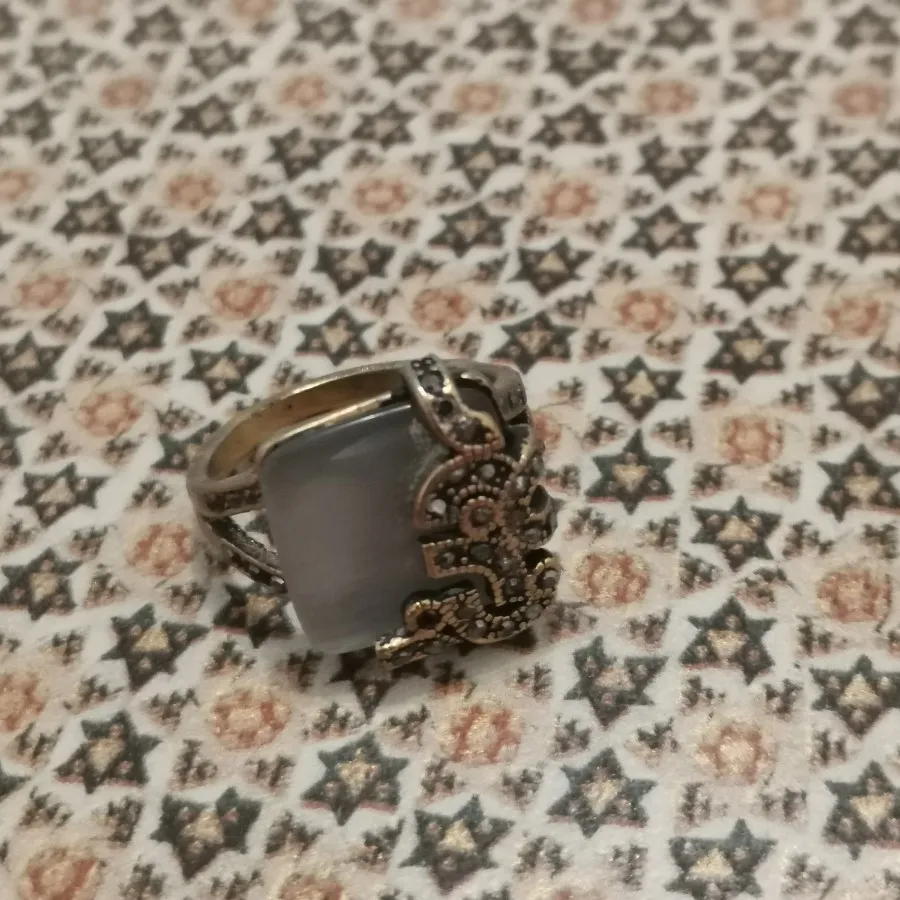 انگشتر برنجی نگیندار